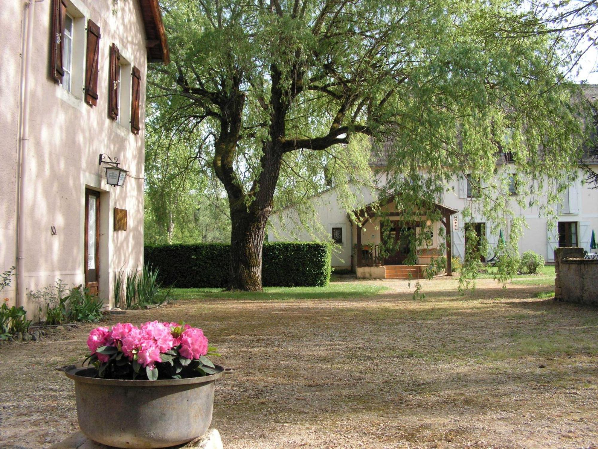 Hotel Du Parc Thonac 외부 사진